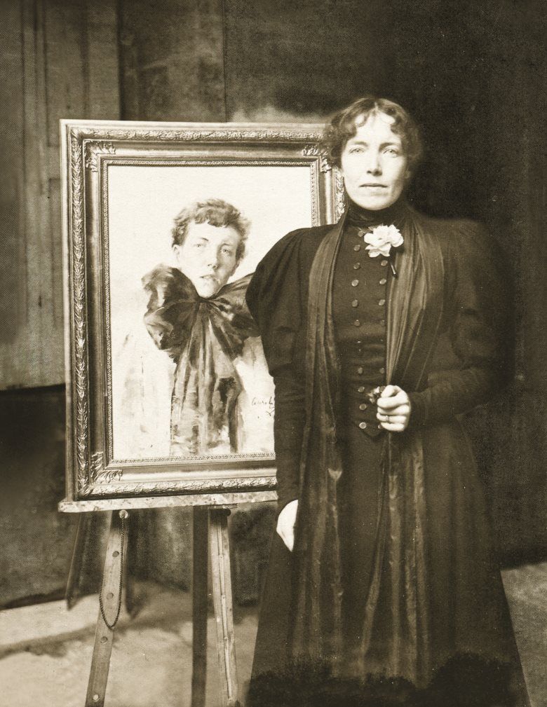 Retrato fotográfico (1895) de Aurélia de Sousa diante do seu Auto-retrato do Laço Negro