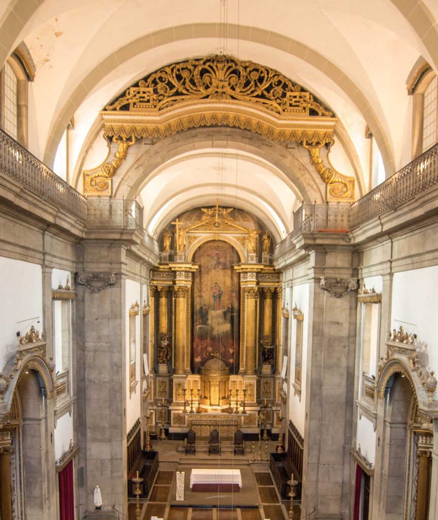 Igreja São José das Taipas Altar by Miguel Aguiar