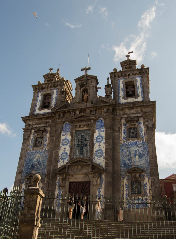 Igreja de Santo Ildefonso by Miguel Aguiar