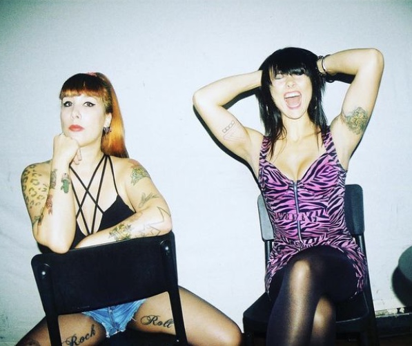 Alternadeiras de discos Noise Dolls Club