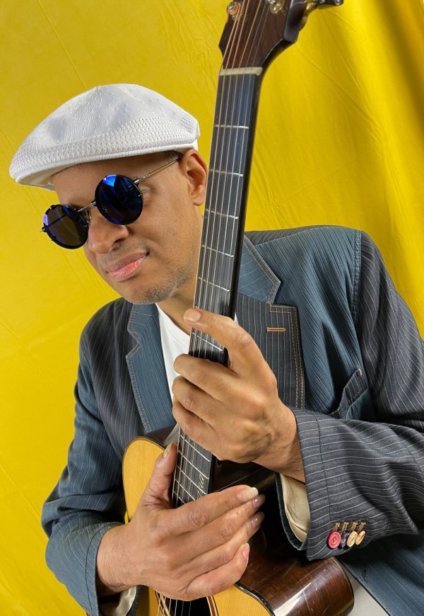 RAÚL MIDÓN - MOuco