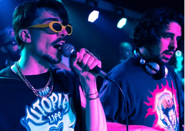 HOLLABACK - Maus Hábitos