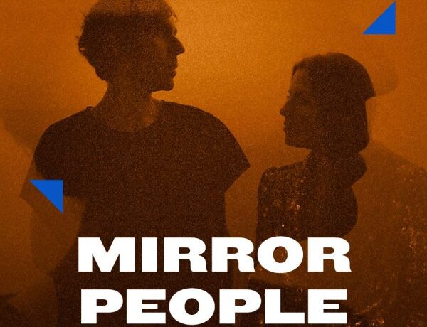 Mirror People - Novo Ático