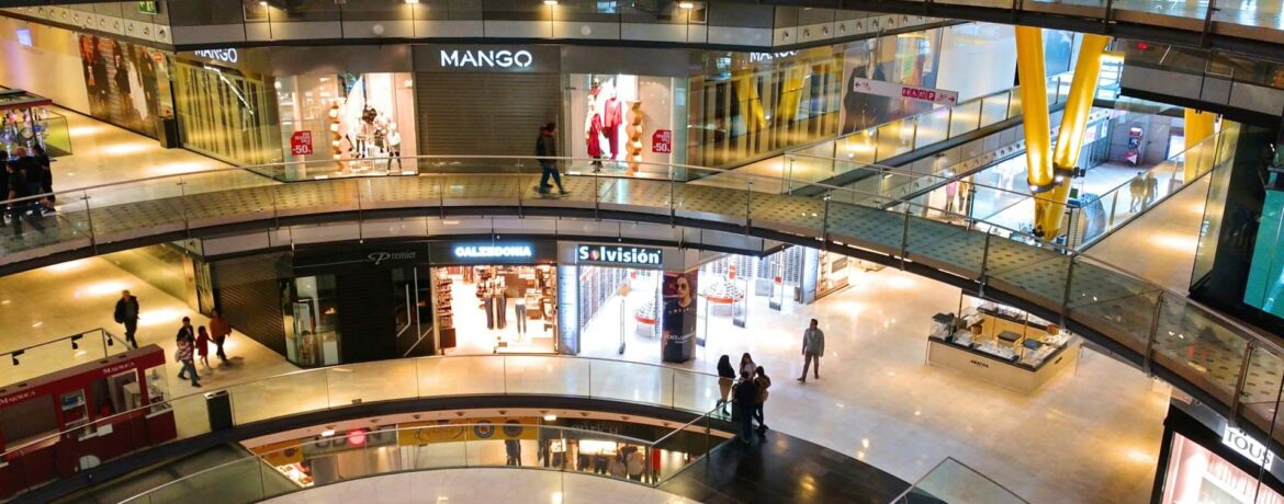 No Porto, Portugal, há uma variedade de shoppings que oferecem opções diversificadas para fazer compras e passar o tempo. Aqui estão alguns dos principais shoppings na região: