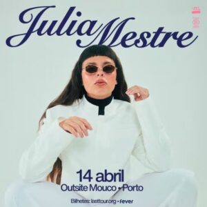 Julia Mestre em OUTSITE MOUCO