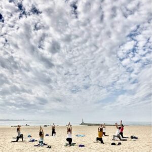 Yoga na Praia - Cultura Curto Espaço