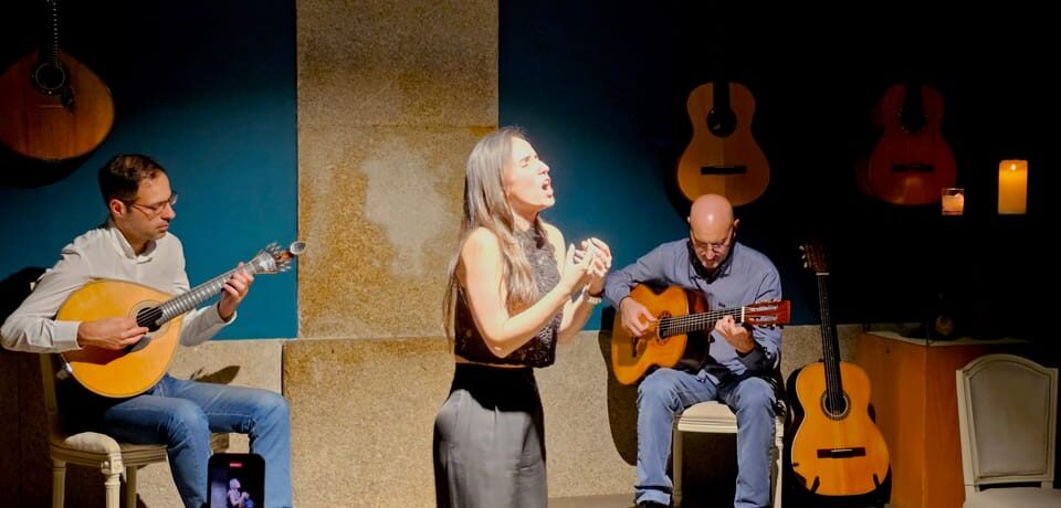 Porto: Fado e Vinho do Porto na Estação de São Bento