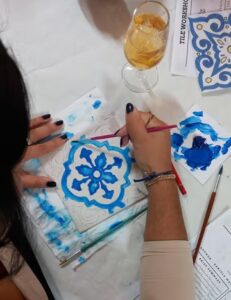 Pintura de Azulejos e Cocktails na Baixa do Porto