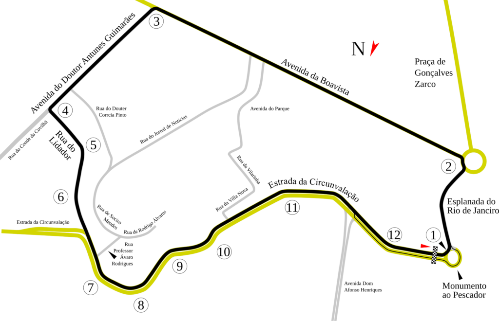 Circuito da Boavista: As Curvas da História O traçado do Circuito da Boavista era desafiador. Com 7.400 km de extensão, os pilotos tinham de completar 55 voltas, totalizando 407.000 km de pura adrenalina. As ruas do Porto transformavam-se num palco de alta velocidade, onde cada curva era um teste à destreza dos pilotos. Este circuito urbano não só elevou o estatuto do Porto no mundo do automobilismo, mas também trouxe um novo fervor à cidade, com hotéis lotados e multidões a encherem as ruas para assistir ao espetáculo. 6. A Era Dourada do Automobilismo Português Os anos 50 e 60 foram uma era dourada para o automobilismo em Portugal, e o Circuito da Boavista foi um dos seus principais protagonistas. Durante este período, o Porto passou a ser conhecido não só pela sua beleza e cultura, mas também como uma cidade que acolhia os melhores pilotos e as melhores equipas do mundo. A presença da Fórmula 1 no Porto trouxe um novo entusiasmo aos fãs, que se reuniam em massa para assistir às corridas, tornando cada Grande Prémio um evento imperdível. 7. Os Heróis da Pista Os Grandes Prémios no Circuito da Boavista foram palco para a atuação de alguns dos maiores heróis das pistas. Stirling Moss, Mike Hawthorn, Jack Brabham, Bruce McLaren e Jim Clark são apenas alguns dos nomes que deixaram a sua marca na história do automobilismo, encantando multidões com as suas habilidades e carisma. Estes pilotos não só competiam pela vitória, mas também inspiravam uma geração de novos talentos e fãs do desporto automóvel. 8. O Legado do Circuito da Boavista Embora as corridas de Fórmula 1 no Circuito da Boavista tenham terminado, o legado deste traçado icónico permanece. O Porto continua a ser uma cidade apaixonada pelo desporto automóvel, e o Circuito da Boavista é lembrado como um símbolo de uma época em que a cidade esteve no centro das atenções do mundo do automobilismo. A história e as memórias das corridas continuam a inspirar eventos e iniciativas culturais na cidade, mantendo viva a paixão pela velocidade e pela competição.