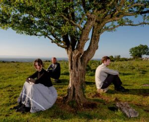 Deixe-se levar por uma experiência musical única, onde a melancolia encontra o ritmo da pista de dança