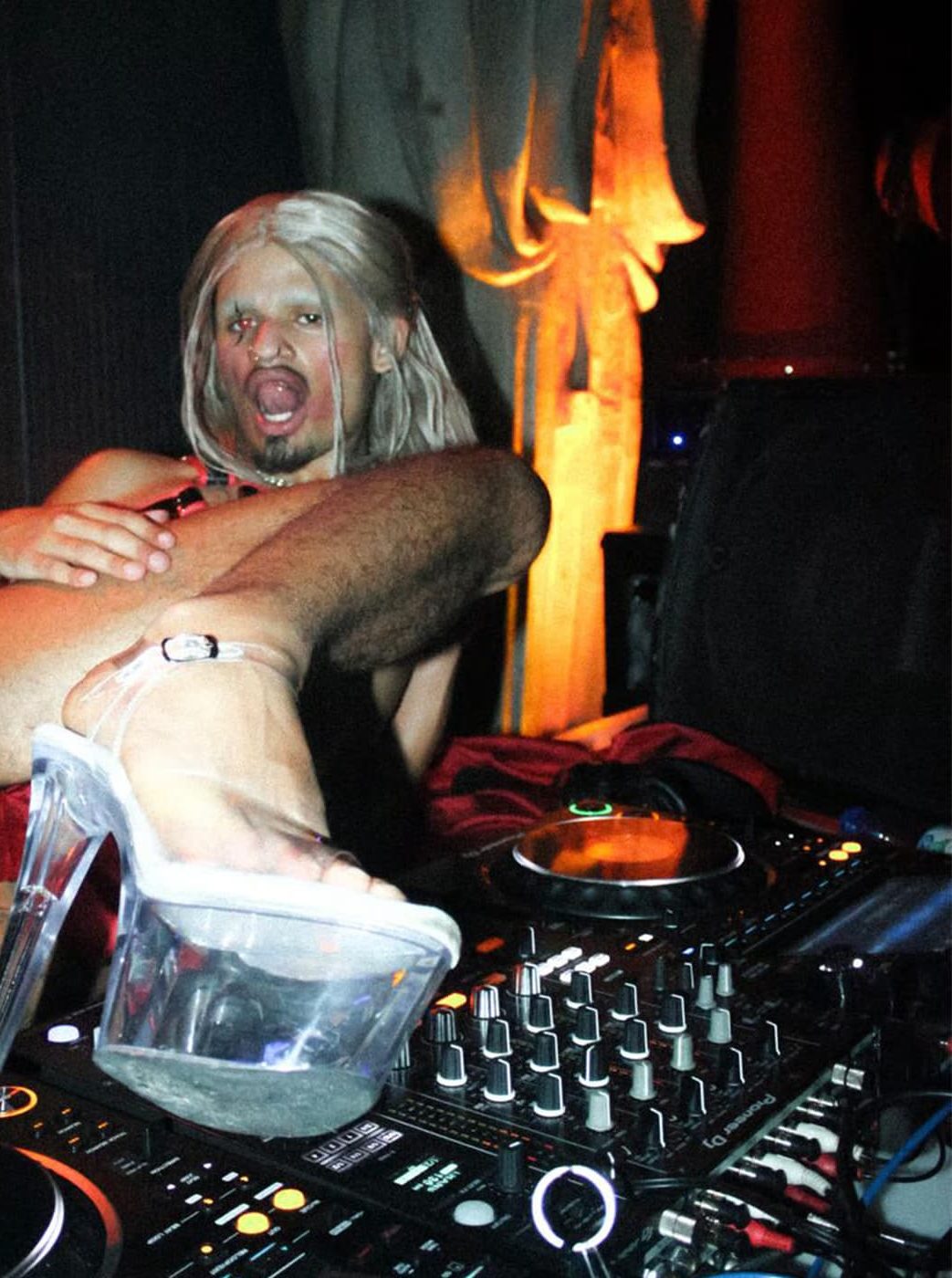 LAVA DJ Set no Asterisco