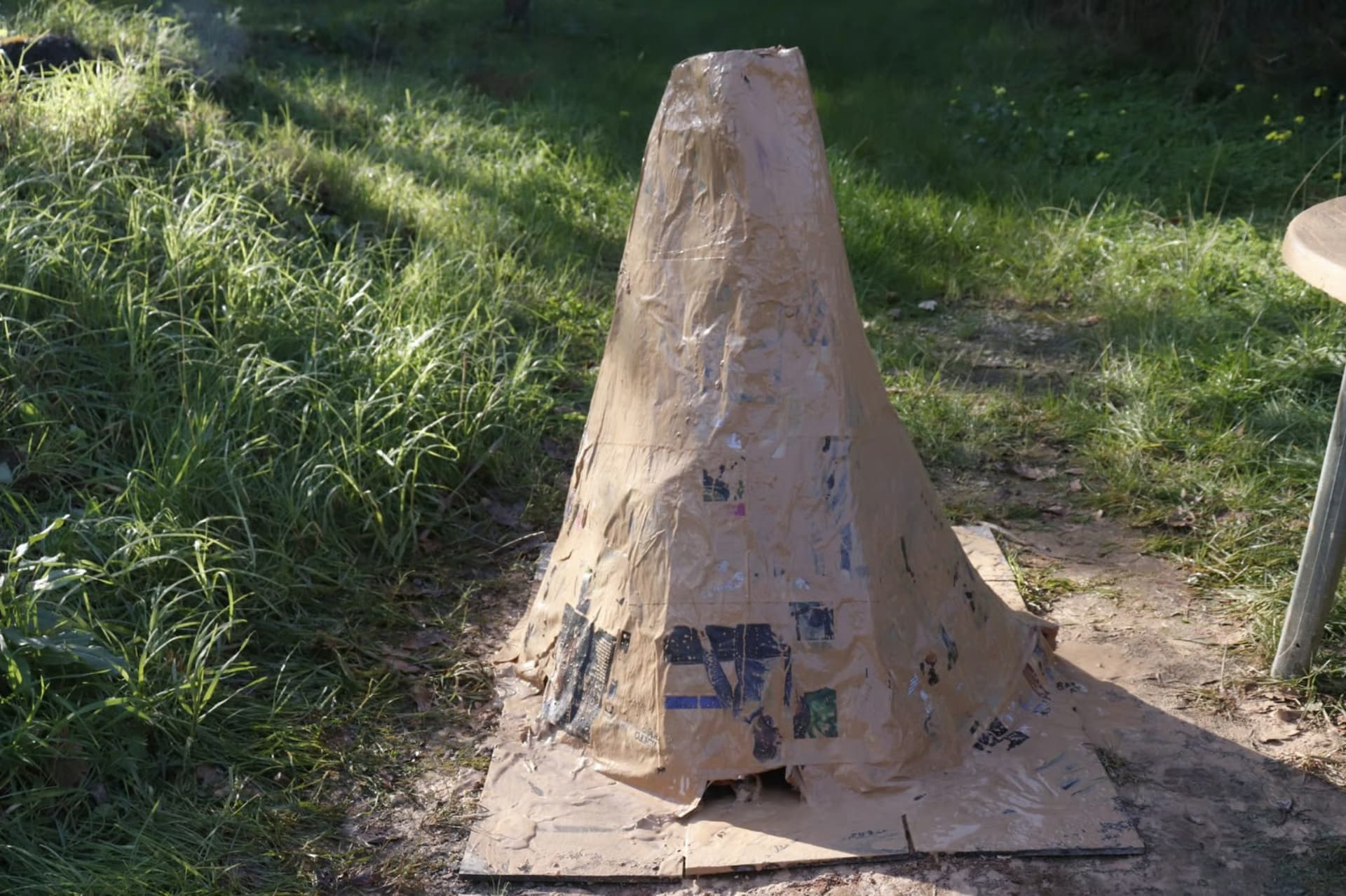 Terracota que à terra volta | Oficina e cozedura em forno de papel na Soalheira: arte, natureza e comunidade em simbiose