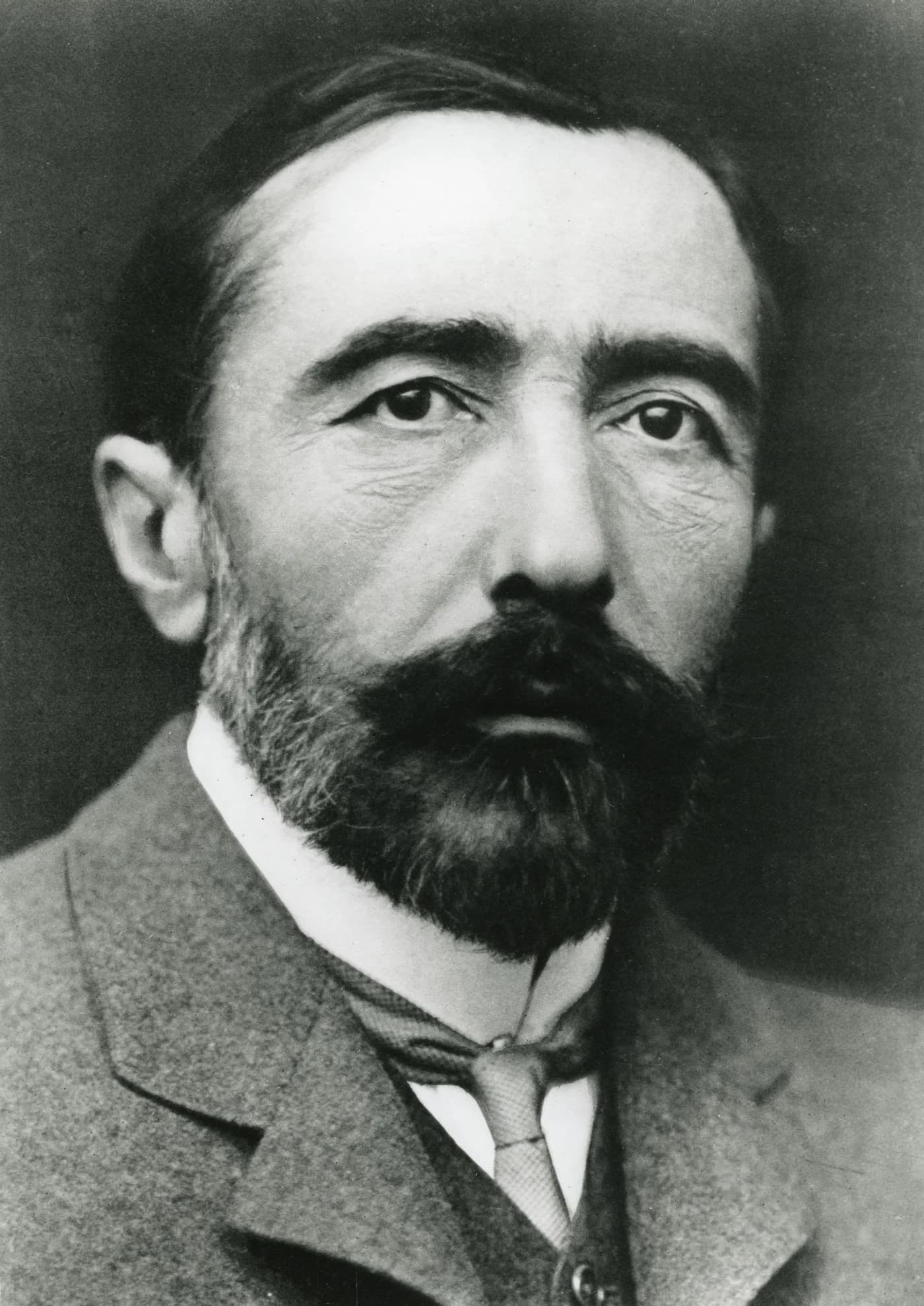 Clube de Leitura – Contos em Diálogo: “Um Posto Avançado do Progresso”, de Joseph Conrad
