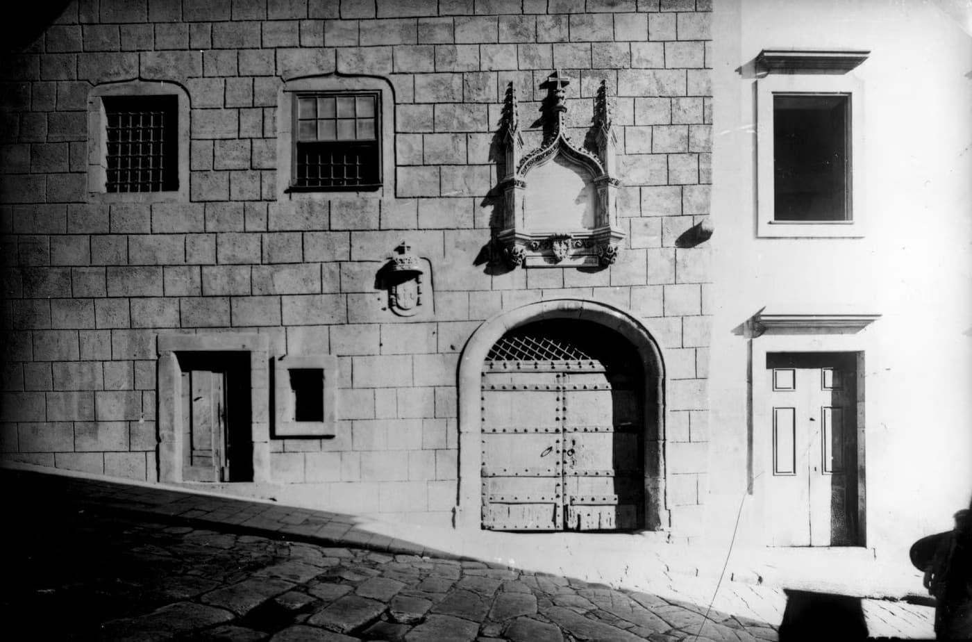 Descubra a história de uma casa com 700 anos — Oficina para famílias