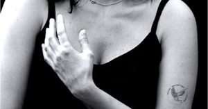 O CONTACTO E A CARÍCIA EM BIODANZA