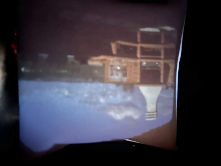 OFICINAS PARA FAMÍLIAS — OFICINA DE CONSTRUÇÃO DE CÂMARA PINHOLE E NOÇÕES BÁSICAS DE FOTOGRAFIA