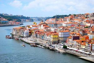Descobrir o Porto na Era Digital: Um Guia para o Viajante Moderno