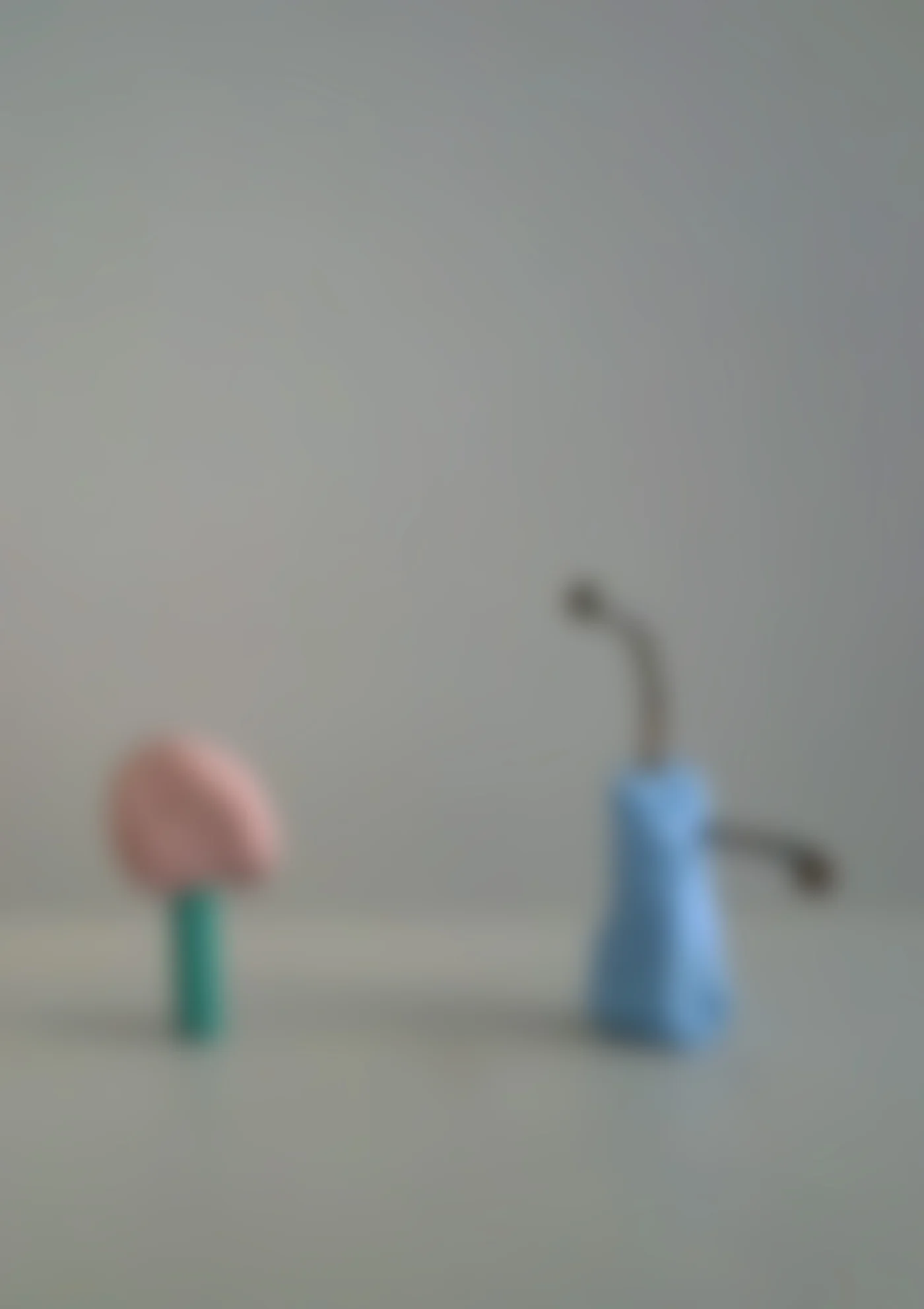 “pedra / bloco / nada / pato” — Exposição de Francisco Venâncio no Maus Hábitos