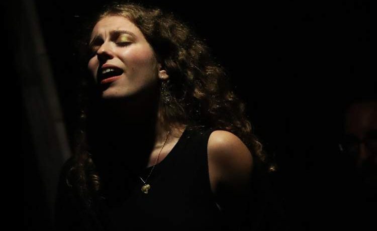 Joana Torres – A Nova Voz do Fado em Portugal A Gosto