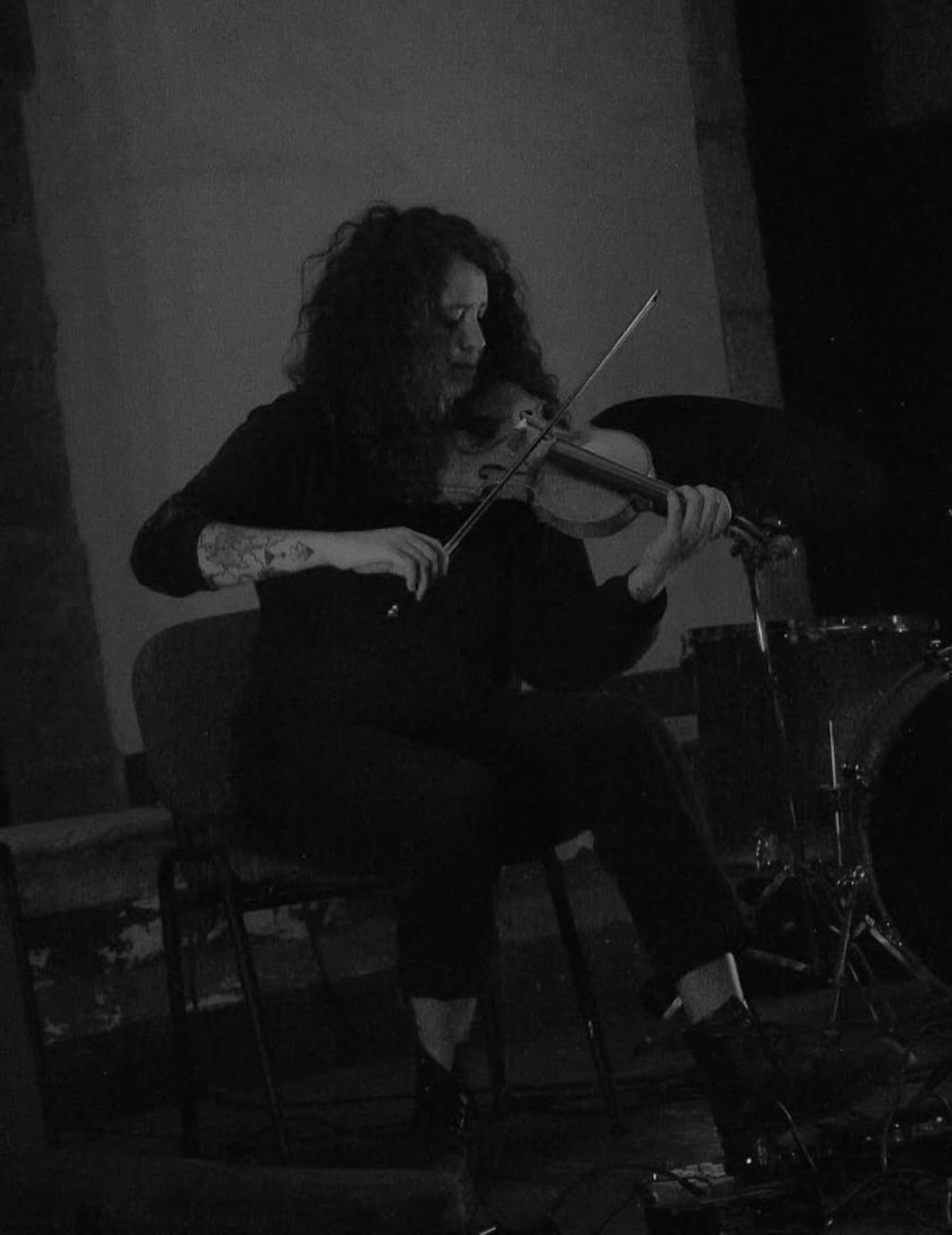 Gibrana Cervantes é uma violinista mexicana que se apresenta no RCA — Radioclube Agramonte