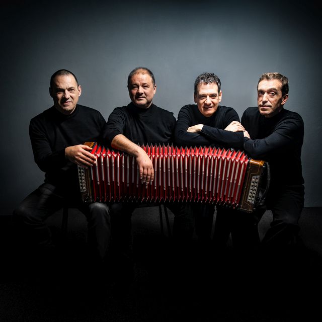 FNAC SESSION COM DANÇAS OCULTAS