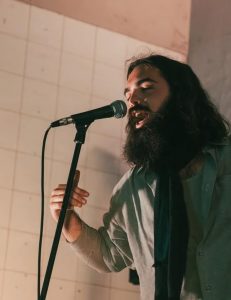 Luís Lucas apresenta o álbum “Corta as asas pavão, voa!”