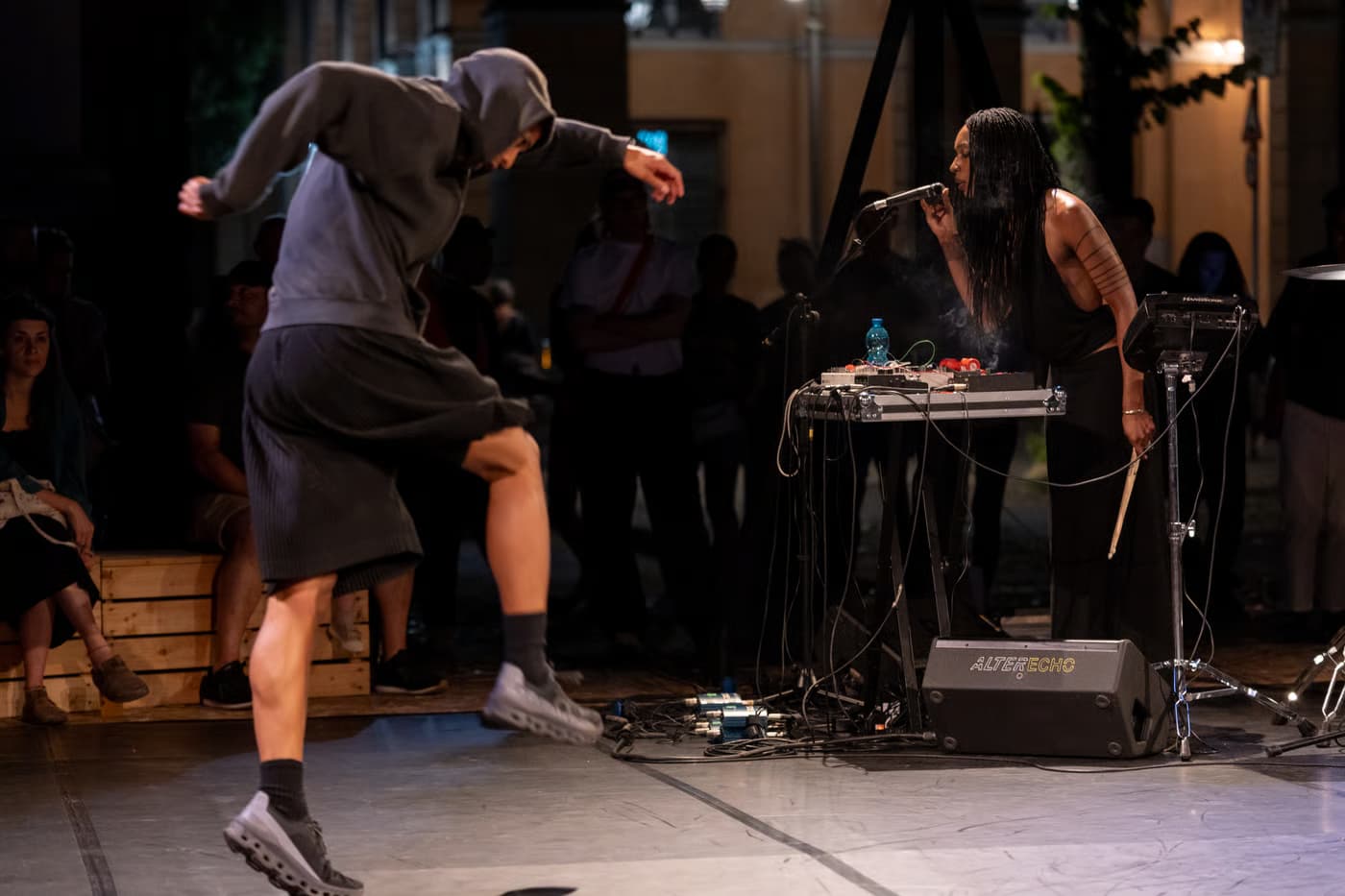 When the Calabash Breaks, de Tiran Willemse & Melika Ngombe Kolongo (Nkisi) – O Museu como Performance