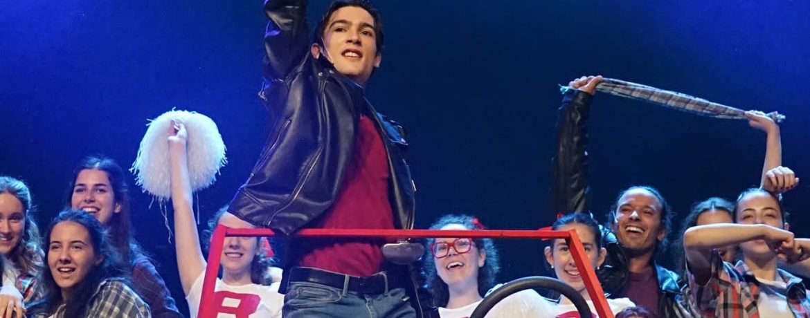 Coro de Atores do Curso de Teatro Musical — Espetáculo de Natal