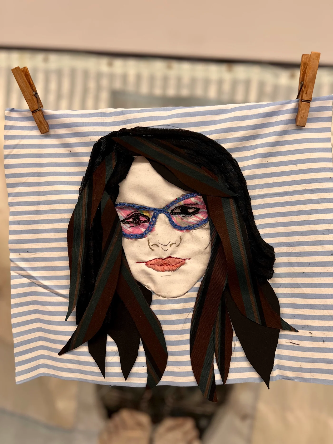 Oficina “My Embroidered Face” Bordar um Autorretrato Único