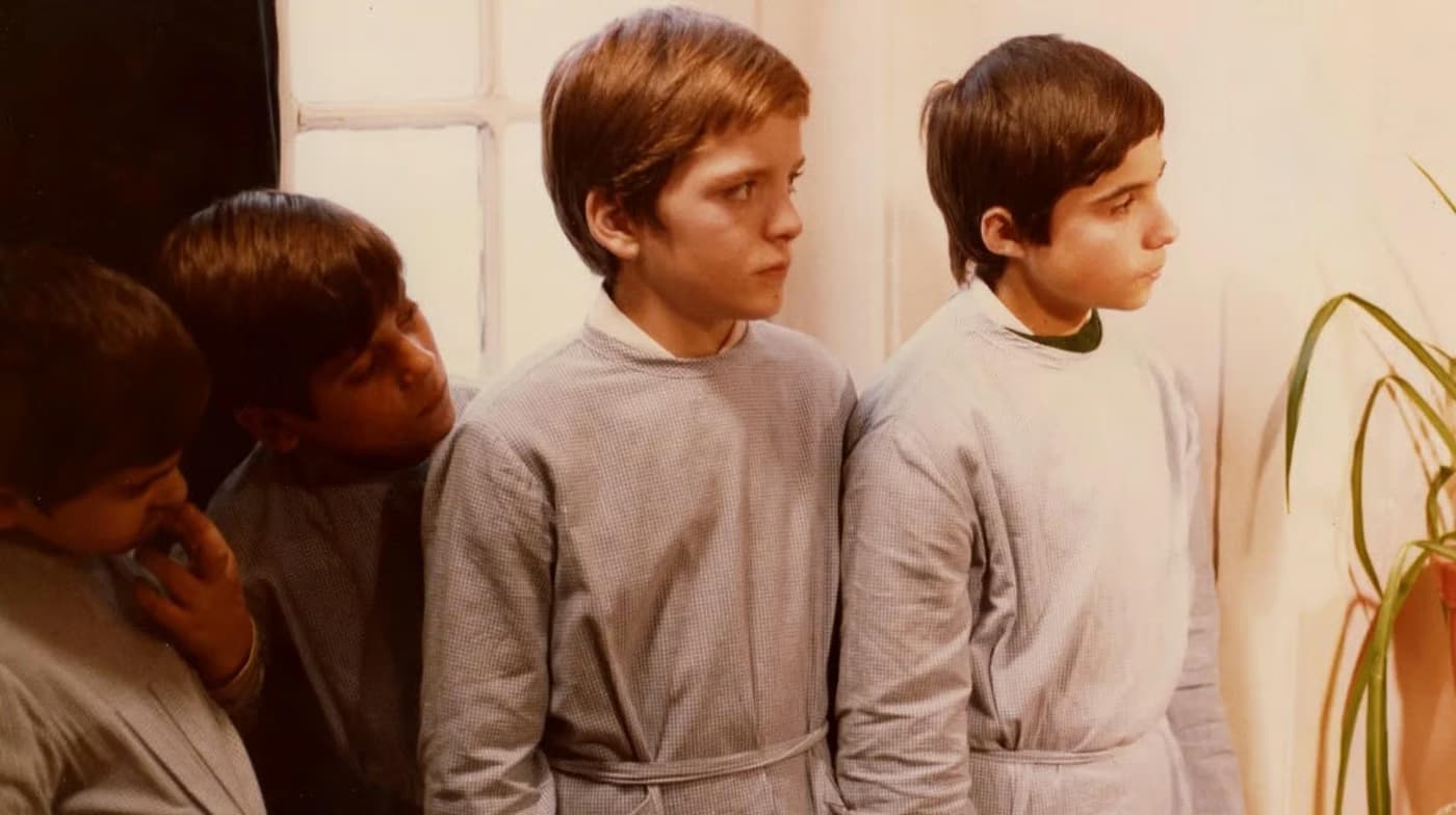 Manhã Submersa, de Lauro António