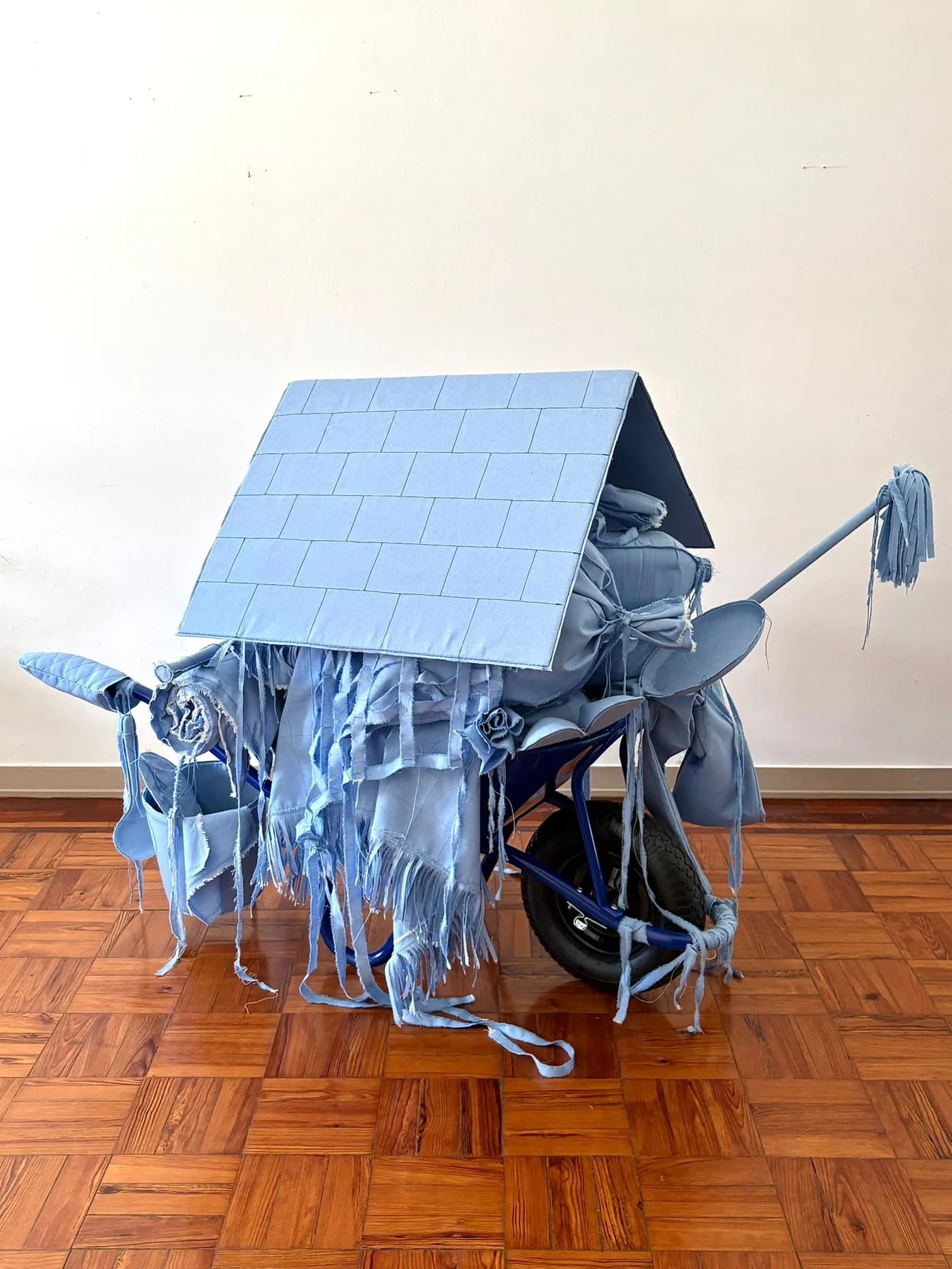 O Sol quando nasce não é, de Pedro Valdez Cardoso