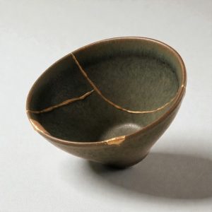 Kintsugi Moderno – Oficina “Junta Cacos”