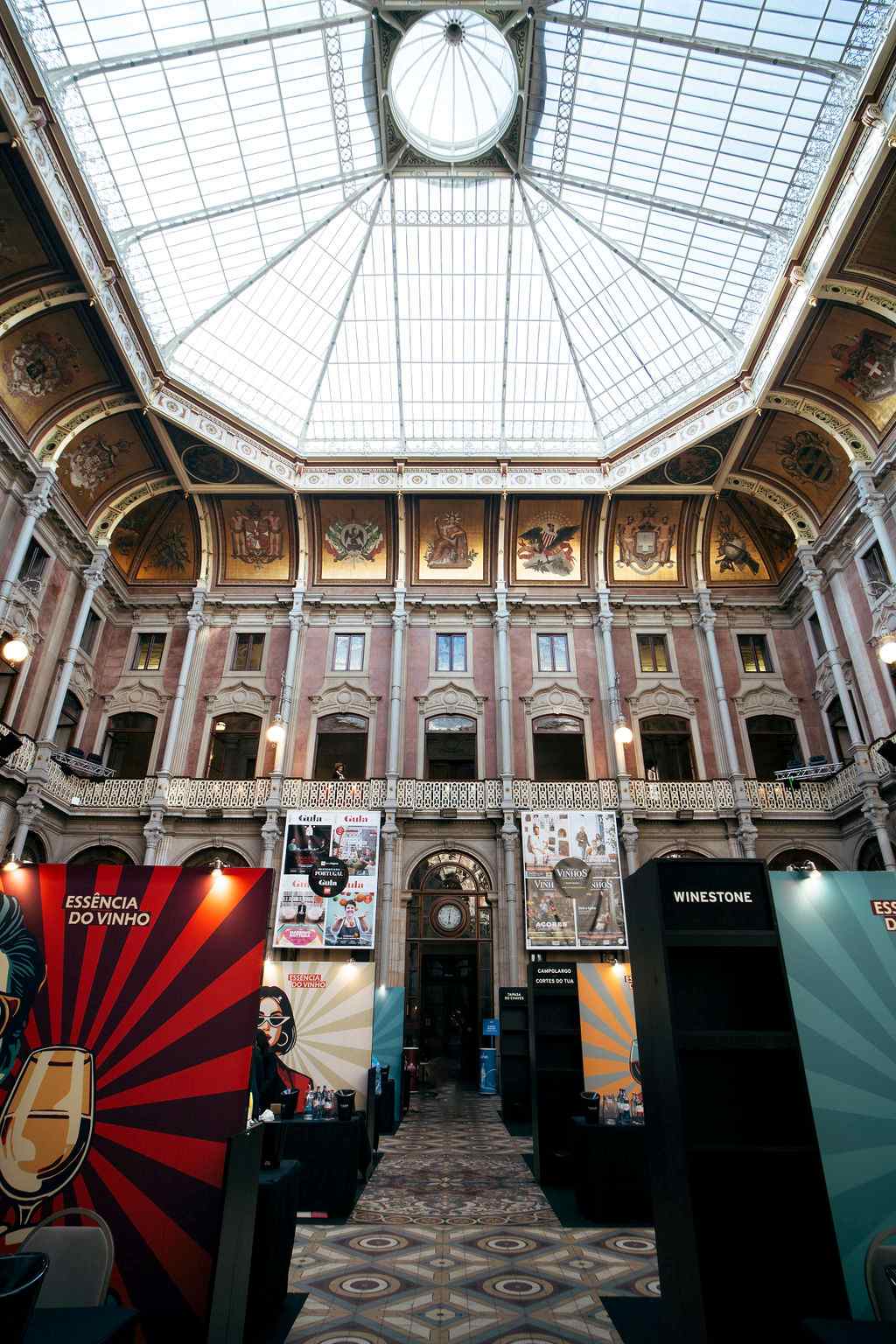 ESSÊNCIA DO VINHO: QUATRO DIAS PARA PROVAR, APRENDER E EXPERIENCIAR O VINHO no Palácio da Bolsa
