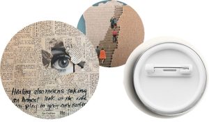 Workshop criativo no Porto ensina a fazer pins personalizados com colagem e textura