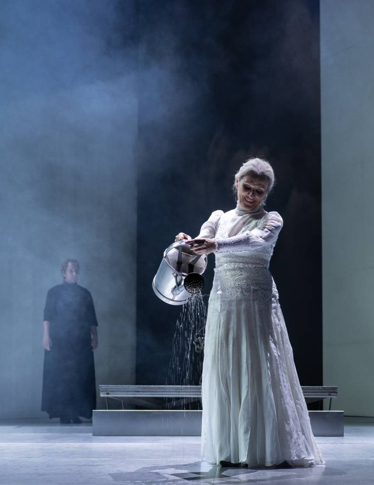 “O Fim” no Teatro São João: um mergulho simbólico na queda da monarquia portuguesa