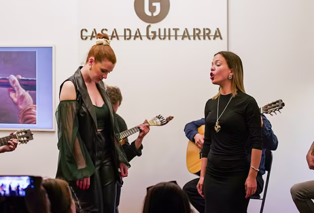 Fado na Casa da Guitarra – Espetáculo de Fado tradicional no Porto