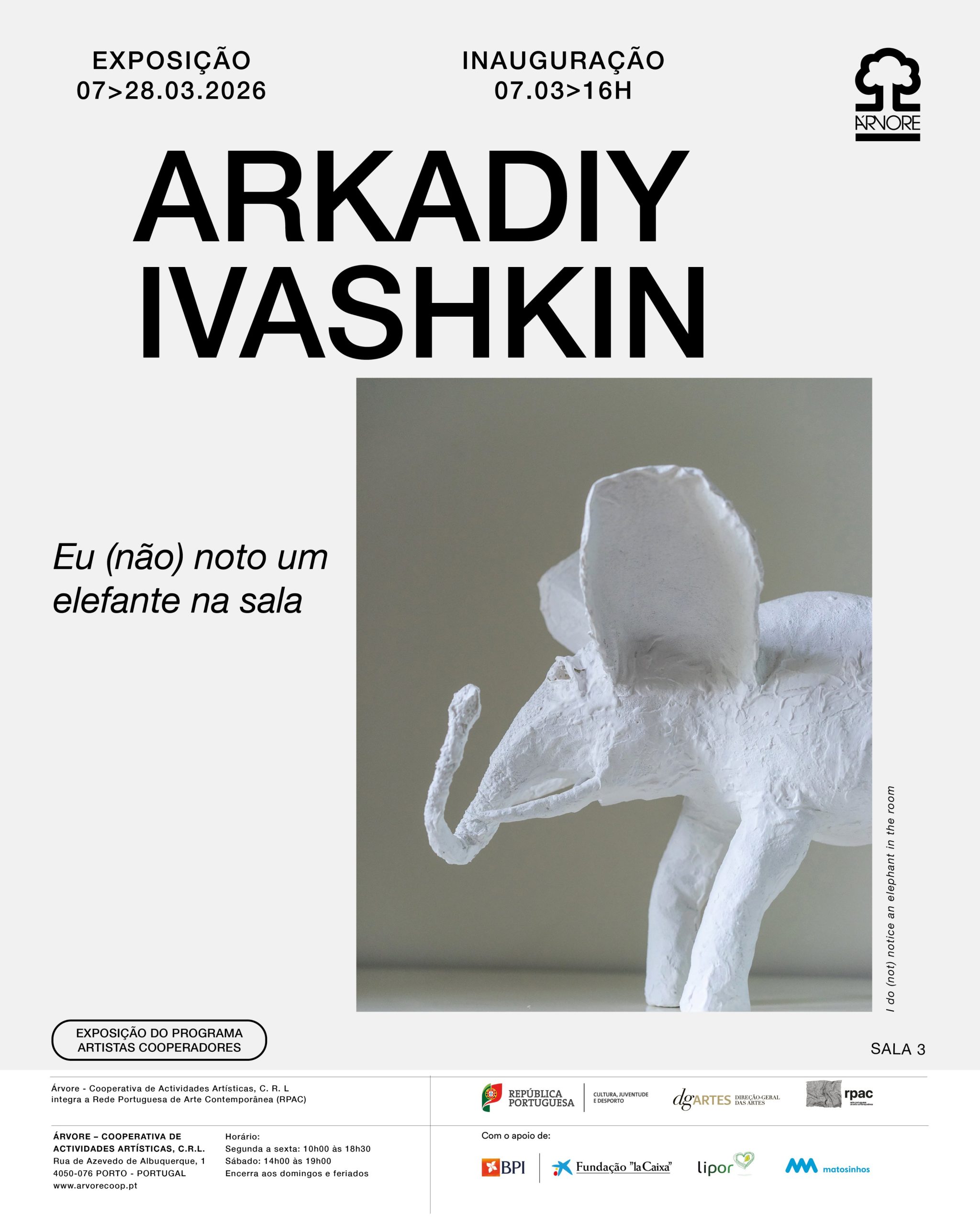 O artista russo Arkadiy Ivashkin que deixou o seu país, por discordar da invasão da Rússia à Ucrânia, e