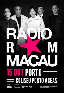 RÁDIO MACAU MÚSICA Classificação: M/06 anos Sessões out 15 qui 21:30 Coliseu Porto Ageas Porto 18,00€ a 37,00€ Comprar Descrição Os Rádio Macau, uma das bandas mais marcantes do pop-rock português, regressam com a formação que consolidou a sua identidade artística e com um alinhamento que atravessa várias fases do seu percurso. Um repertório intemporal, marcado pela tensão urbana, pela densidade literária e por uma arquitetura sonora em que guitarras e eletrónica dialogam com a voz e a presença de Xana, reencontrando um público de várias gerações.