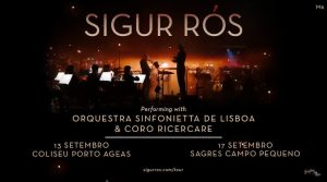 Sigur Rós anunciaram dois concertos muito especiais em Portugal em 2026, integrados numa digressão mundial em que a banda atua acompanhada por orquestras locais. ð Datas em Portugal • 13 de setembro – Coliseu do Porto • 17 de setembro – Campo Pequeno Nos dois espetáculos, os islandeses sobem ao palco acompanhados pela Orquestra Sinfonietta de Lisboa e pelo Coro Ricercare, criando uma experiência sonora imersiva que combina rock atmosférico com arranjos sinfónicos. A digressão destaca ÁTTA, o álbum mais recente da banda, lançado em 2023. O alinhamento deverá também revisitar momentos marcantes da carreira, incluindo temas de Takk…, um dos discos mais celebrados do grupo, que celebra 20 anos desde o lançamento. Segundo o pianista Kjartan Sveinsson, atuar com orquestra continua a ser uma experiência única para a banda: estar rodeado por tantos músicos cria uma dimensão especial aos concertos que têm apresentado nos últimos anos. ð Bilhetes • Pré-venda: 19 de março às 10h até 20 de março às 9h50 (para subscritores da newsletter da Everything Is New) • Venda geral: 20 de março às 10h ð° Preços • Campo Pequeno: 32€ a 140€ • Coliseu do Porto: 40€ a 140€ Descritos pela organização como uma experiência de “beleza quase além da compreensão”, os concertos prometem momentos intensos e emocionais — exatamente o tipo de espetáculo que tornou os Sigur Rós uma das bandas mais singulares da música contemporânea. ð¶✨