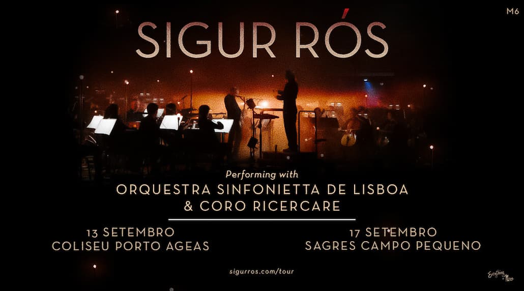 Sigur Rós anunciaram dois concertos muito especiais em Portugal em 2026, integrados numa digressão mundial em que a banda atua acompanhada por orquestras locais. ð Datas em Portugal • 13 de setembro – Coliseu do Porto • 17 de setembro – Campo Pequeno Nos dois espetáculos, os islandeses sobem ao palco acompanhados pela Orquestra Sinfonietta de Lisboa e pelo Coro Ricercare, criando uma experiência sonora imersiva que combina rock atmosférico com arranjos sinfónicos. A digressão destaca ÁTTA, o álbum mais recente da banda, lançado em 2023. O alinhamento deverá também revisitar momentos marcantes da carreira, incluindo temas de Takk…, um dos discos mais celebrados do grupo, que celebra 20 anos desde o lançamento. Segundo o pianista Kjartan Sveinsson, atuar com orquestra continua a ser uma experiência única para a banda: estar rodeado por tantos músicos cria uma dimensão especial aos concertos que têm apresentado nos últimos anos. ð Bilhetes • Pré-venda: 19 de março às 10h até 20 de março às 9h50 (para subscritores da newsletter da Everything Is New) • Venda geral: 20 de março às 10h ð° Preços • Campo Pequeno: 32€ a 140€ • Coliseu do Porto: 40€ a 140€ Descritos pela organização como uma experiência de “beleza quase além da compreensão”, os concertos prometem momentos intensos e emocionais — exatamente o tipo de espetáculo que tornou os Sigur Rós uma das bandas mais singulares da música contemporânea. ð¶✨
