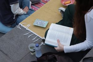 Círculo de Leitura do Agra: Yellowface de R.F. Kuang