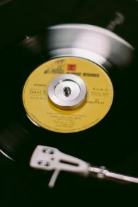 Escuta Ativa — Abril