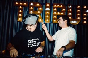 Botafogo levam ritmo tropical e festa às Virtudes