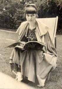 Clube de Leitura “Contos em Diálogo” cruza Katherine Mansfield e memórias do Porto em sessão na Almeida Garrett