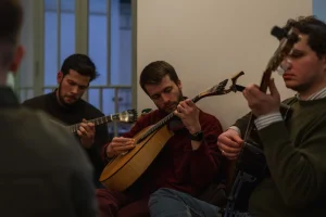 “Há Fado no Mercado” leva João Robalinho ao coração do Bolhão numa noite de fado e tradição