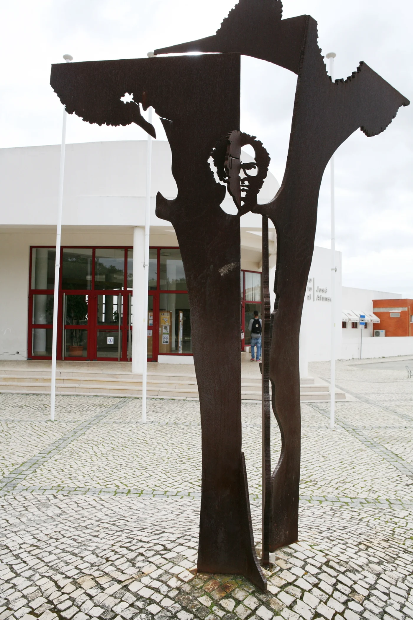 Curso Breve #42 — Ler e ouvir José Afonso