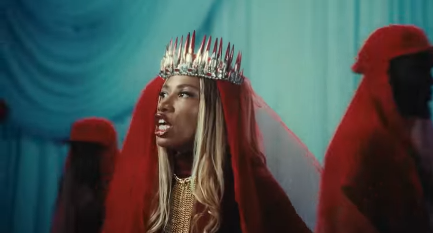 Ebony traz o rap e o funk brasileiro ao Porto numa noite intensa de baile e estética urbana no Pérola Negra