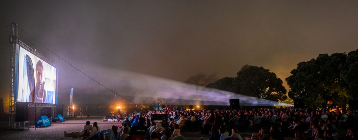 Cinema Fora do Sítio 2026: filmes gratuitos ao ar livre no Porto