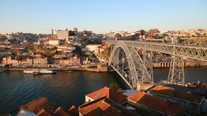 Vai estudar no Porto? Um quarto já custa, em média, 430€ por mês